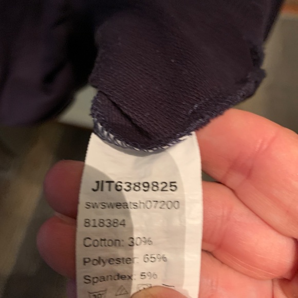 Shein‎ Los Angeles sweatshirt. Worn a few times - Picture 3 of 3